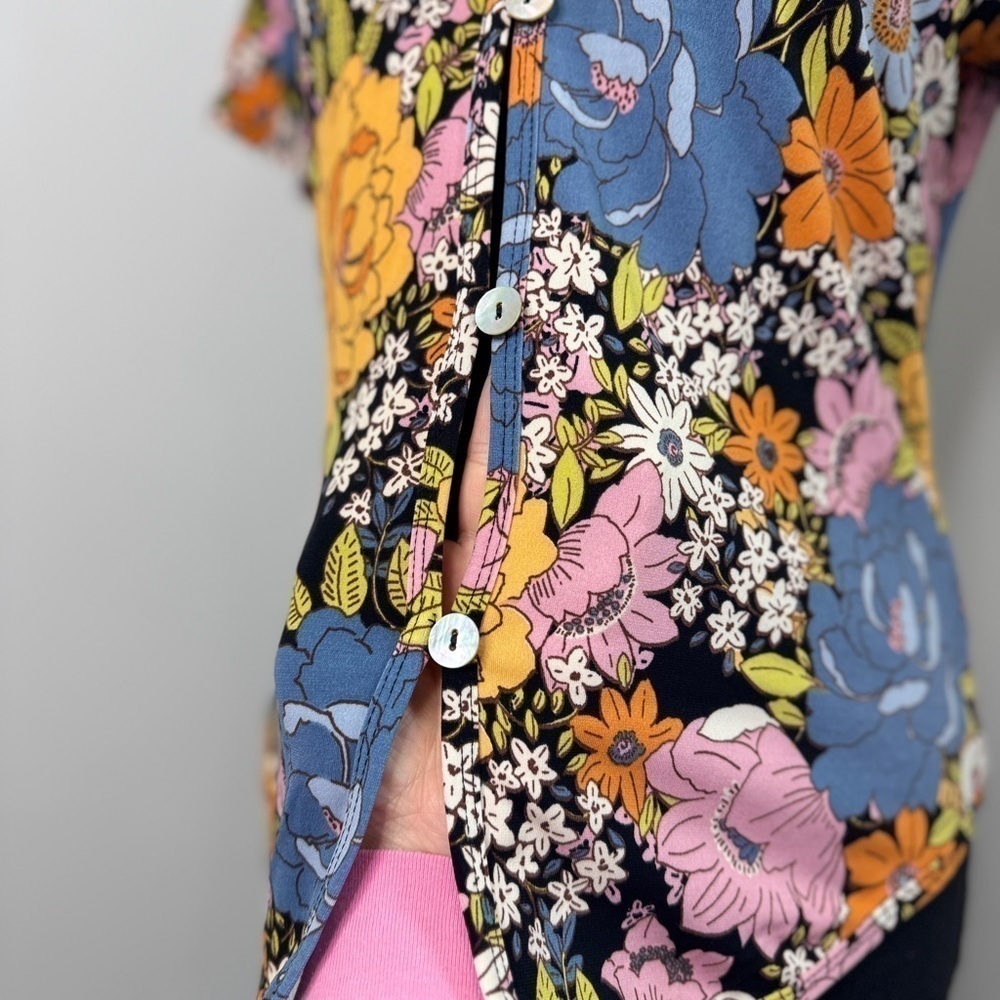 WAYF Floral Button Up Short Sleeve Top - Picture 6 of 7